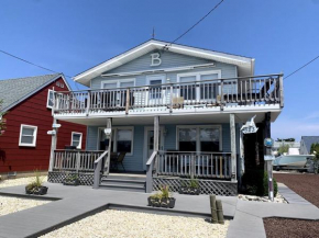 Stunning Apartment In Surf City With 3 Bedrooms, Internet And Wifi